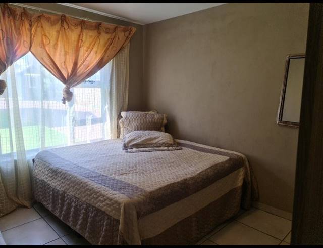 2 BEDROOM TOWNHOUSE FOR SALE IN ALBEMARLE